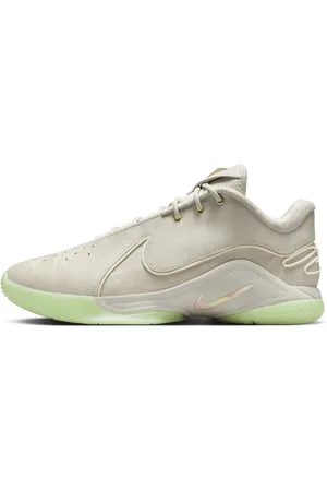 Nike Chaussure de basket LeBron XXII