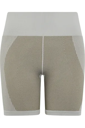 Born Living Yoga Short sans couture malia