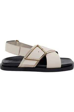 Closed Sandales plates en cuir