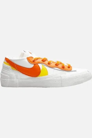 Nike Baskets blazer low sacai white magma orange
