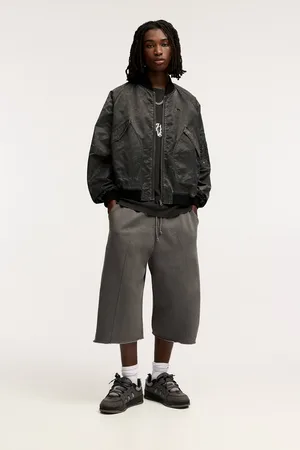 Pull&Bear Bermuda Jogger Skater Découpes