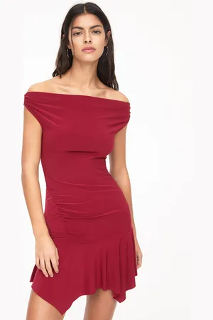 Pull&Bear Robe Courte Épaules Dénudées
