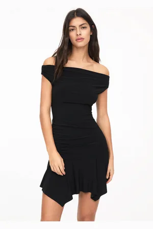 Pull&Bear Robe Courte Épaules Dénudées