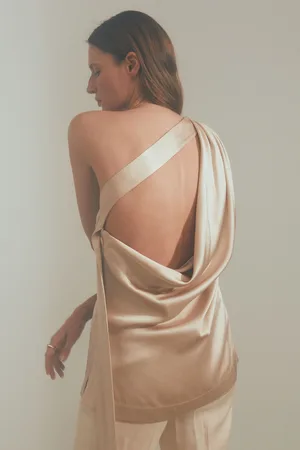 ATELIER Etta - One-Shoulder Drape Back Top