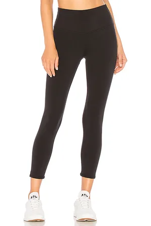alo Waist Airbrush Capri in .