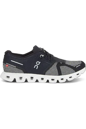 On Running SNEAKERS CLOUD 5 in .