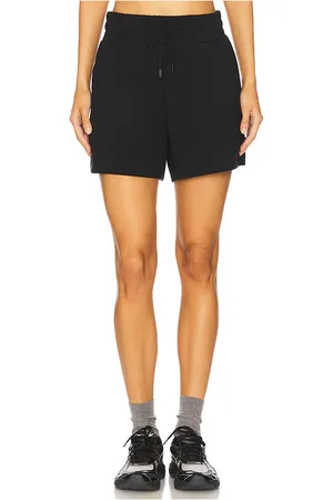 Varley Atrium High Rise Short 4.5 in .
