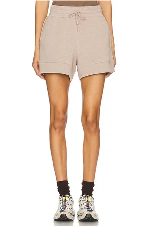 Varley Atrium High Rise Short 4.5 in .