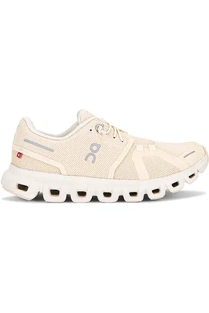 On Running SNEAKERS CLOUD 6 in .