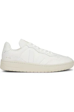 Veja V-90 Sneakers in .