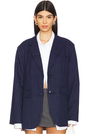 ALL THE WAYS VESTE MACKENZIE in .