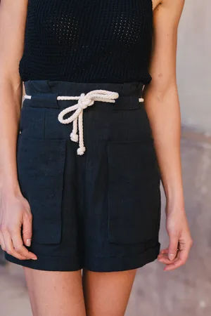 Saaj Short barney lin noir