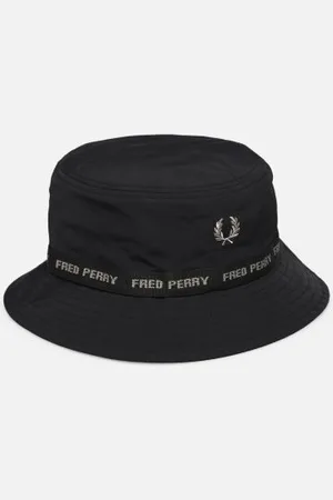 Fred Perry Chapeaux BRANDED TAPED BUCKET HAT