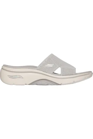Skechers GO WALK Arch Fit 2.0 Sandal - Dakota Shoes Wide Width en