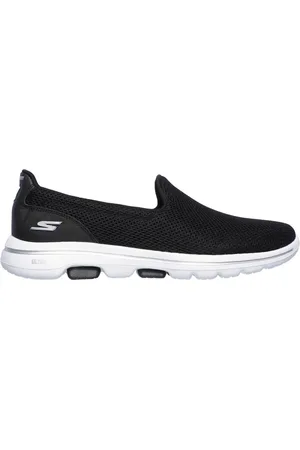 Skechers GOwalk 5 Shoes Moyen Width en Noir/Blanc