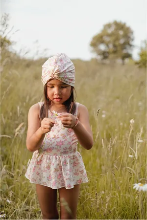 Louise Misha Bonnet de Bain Abina
