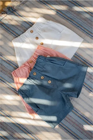 1+ IN THE FAMILY Short Inaki