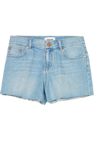 Finger in the Nose Short Low Waist Eva
