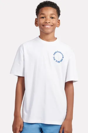 New Balance Circular Logo Graphic Tee Unisex T-Shirts & Polos Taille 134 Vêtements