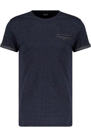Deeluxe T-shirt Novel