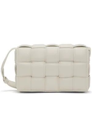 Bottega Veneta Sac à bandoulière rembourré Cassette blanc cassé