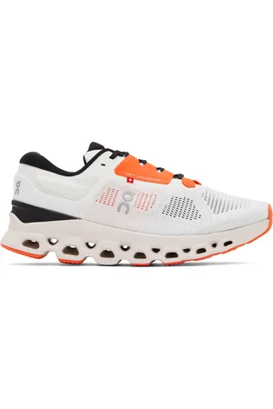 On Running Baskets Cloudstratus 3 blanches