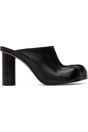 J.W.Anderson Mules noires en cuir à bout modifié