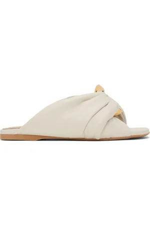 J.W.Anderson Sandales blanches en cuir à ornement torsadé et à chaine à maillons gourmette