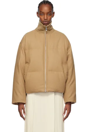 Totême Blouson beige rembourré en duvet à col cheminée