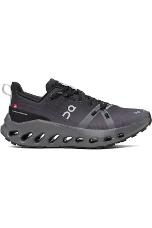 On Running Baskets de randnée imperméables Cloudsurfer noires