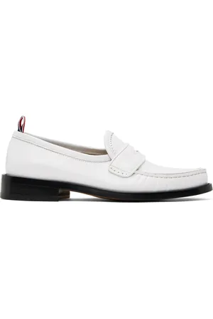 Thom Browne Flâneurs de style collégial blancs en cuir Spazzolato à plis