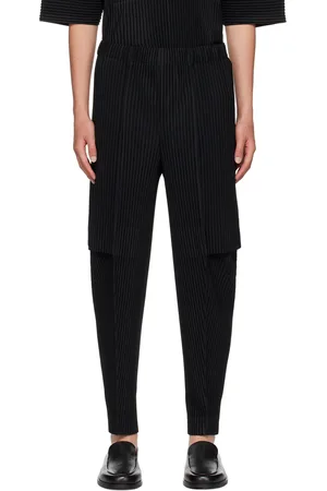 Issey Miyake Pantalon cargo noir à taille élastique