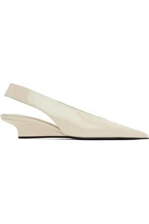 Totême Chaussures à talon compensé blanc cassé à bride arrière