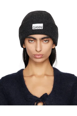 Ganni Bonnet ajusté gris en tricot côtelé de laine