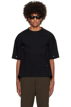 KARMUEL YOUNG T-shirt noir à plis XY et à variante de style à effet sous-vide