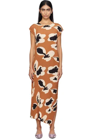 Issey Miyake Robe longue plissée Vigor brune
