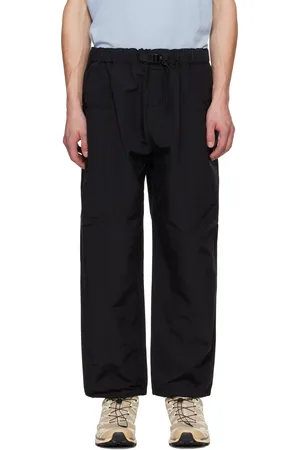 SOUTH2 WEST8 Pantalon noir à ceinture et à coutures centrales