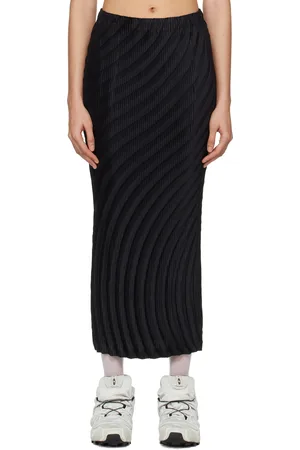 Issey Miyake Jupe midi noire à plis - Nuance