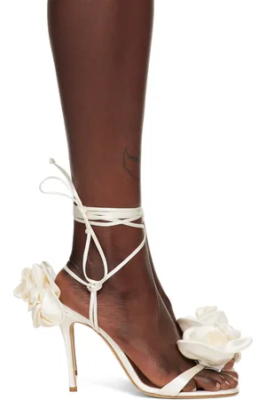 MAGDA BUTRYM Sandales à talon aiguille blanc cassé à appliqués floraux