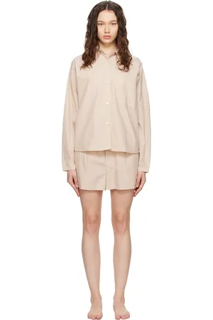 Deiji Studios Ensemble de chemise à ourlet écourté et short de style boxer beiges