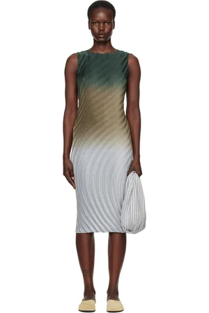 Issey Miyake Robe midi vert et gris à plissures et à motif dégradé