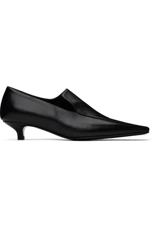 Totême Chaussures à petit talon noires en cuir