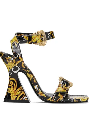 VERSACE Sandales à talon bottier Kirsten noires