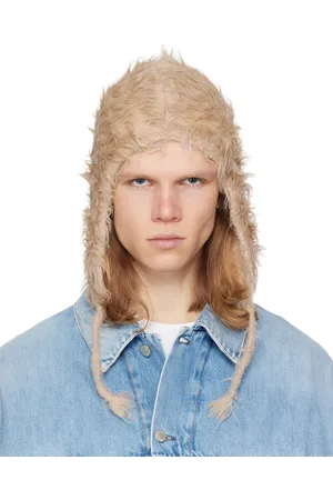 Acne Studios Bonnet beige en tricot à poils longs