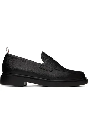 Thom Browne Flâneurs à plastron noirs en cuir grainé