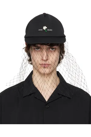 UNDERCOVER Casquette noire à appliqué floral à perles