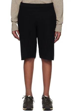 Issey Miyake Short noir en tricot Rustic