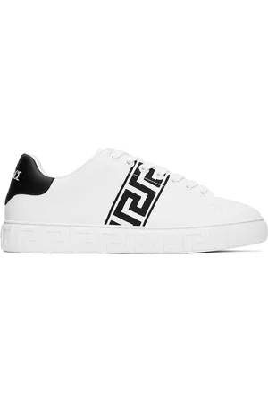 VERSACE Baskets blanc et noir à motif Greca brodé