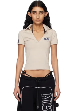 MISBHV Polo beige à col en V et à logo de style collégial