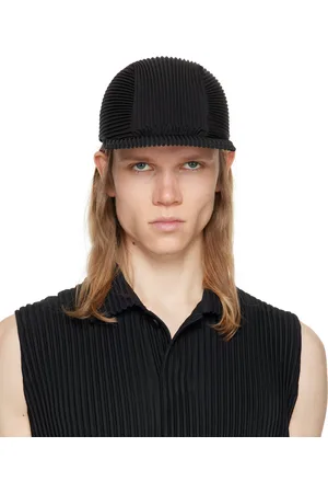 Issey Miyake Casquette plissée noire